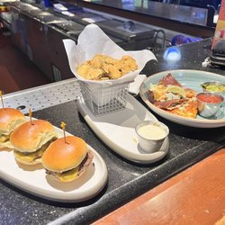 Dave & Buster's Plymouth Meeting - Fire ahhh food