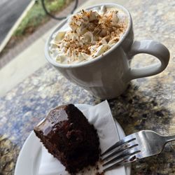 Amack's Well - Chocolate cake and Gingerbread Man latte