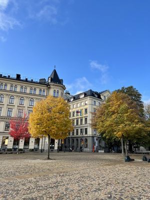 Bank Hotel by null