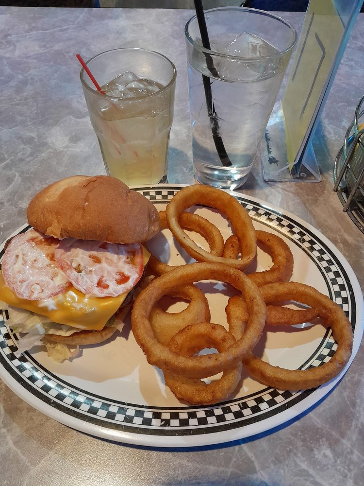 WINNERS SPORTS BAR AND GRILL Updated October 2024 200 Main St, Cold