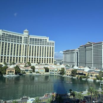 Eiffel Tower - Beautiful view - French Near Me - Las Vegas, Nevada