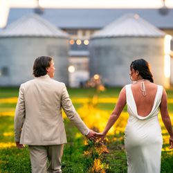 J&B Patton Photography - Wedding Photographer takes pictures at Michigan Wedding
