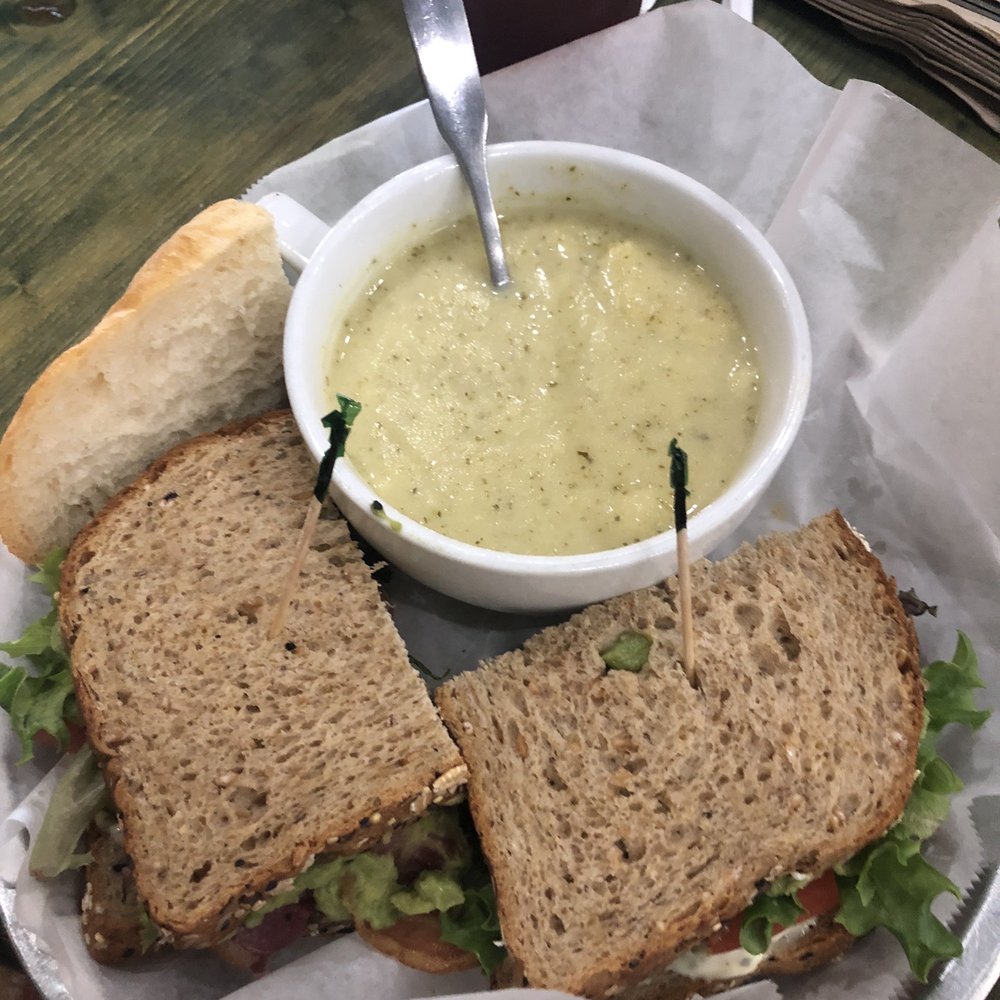 Avocado BLT with zucchini Soup with feta cheese - Bowl Avocado BLT with zucchini Soup with feta cheese - Bowl