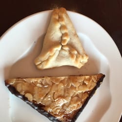 Bleibergs - Vegan almond treat with dark chocolate edges and burr trey hammentashen. All vegan.