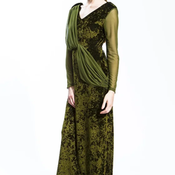 Cookie’s Finery - Unleash your inner goddess with the Transformable Goddess Dress from Cookie's Finery! Crafted from a luxurious blend of 90% Polyester and 10