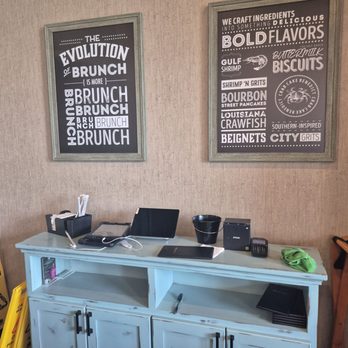 Another Broken Egg Cafe - Decor - Breakfast & Brunch Near Me - Elkridge, Maryland