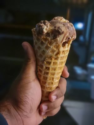 Lolly's Creamery by null