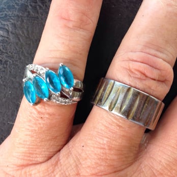 North Tavern & Liquor Store - a woman's hand with two rings - Beer, Wine & Spirits Near Me - Dunellen, New Jersey North Tavern & Liquor Store - a woman's hand with two rings - Beer, Wine & Spirits Near Me - Dunellen, New Jersey