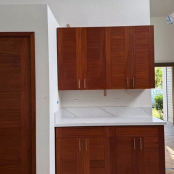 Dream Builders Wood - Custom kitchen in African Mahogany - Carpenters Near Me - Honolulu, Hawaii Dream Builders Wood - Custom kitchen in African Mahogany - Carpenters Near Me - Honolulu, Hawaii