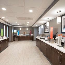 Hampton Inn & Suites Michigan City - Breakfast Area