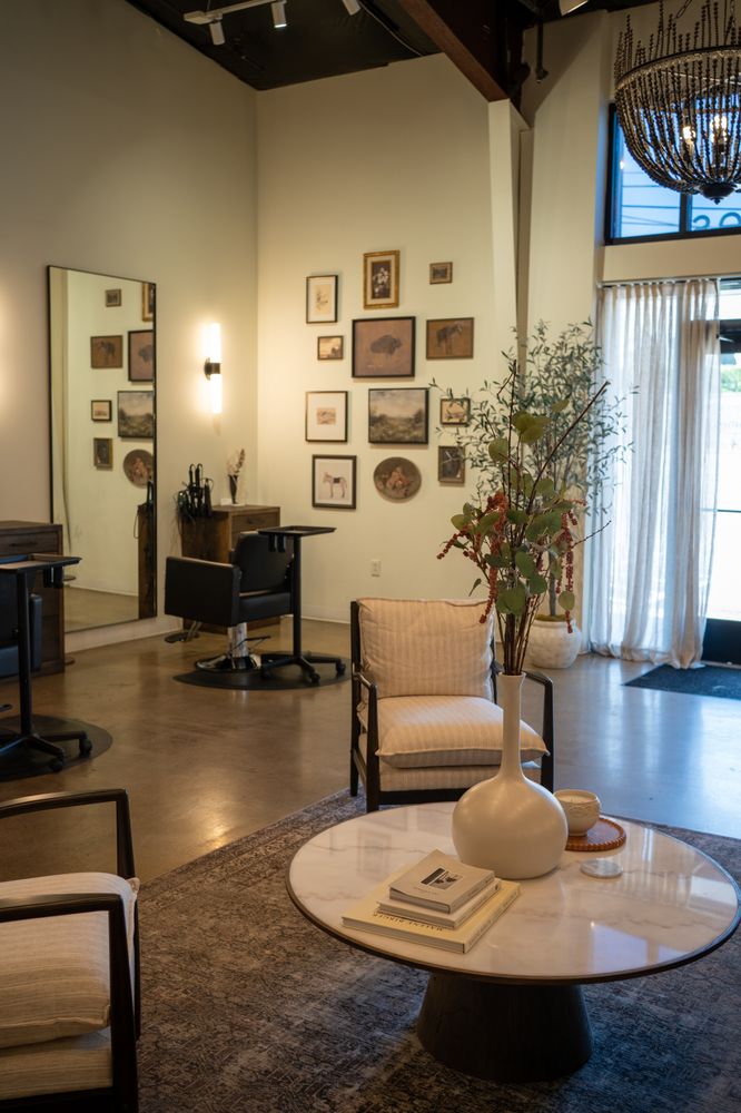 Harper James Salon Logo