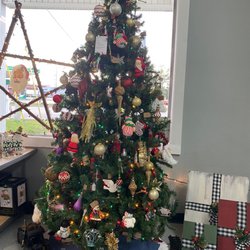 The Farmers Wife and Company - Christmas decor in the booths.