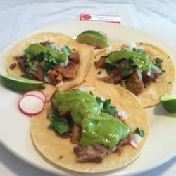 El Huarache Azteca - Tacos de Carnitas