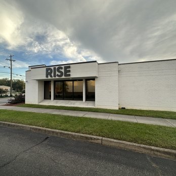 RISE Dispensaries - exterior - Vitamins & Supplements Near Me - Roanoke, Virginia RISE Dispensaries - exterior - Vitamins & Supplements Near Me - Roanoke, Virginia