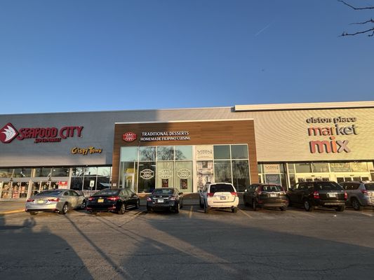 Max's Restaurant Chicago, Cuisine of the Philippines by null