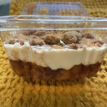 Sweetheart’s Dessert Lounge - Peaches & creme crumble - Desserts Near Me - Anaheim, California Sweetheart’s Dessert Lounge - Peaches & creme crumble - Desserts Near Me - Anaheim, California