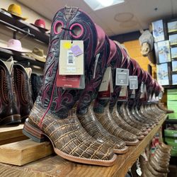 El Potrerito western wear - Arait Boots
