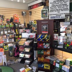 Golf Tech Custom Clubs & Repair Center - Golf balls and Accessories!