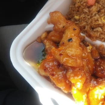New Wok Chinese Restaurant - Water and oil dripping from my chicken. YUCK! - Chinese Near Me - Markham, Illinois