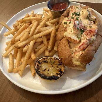 Anchor and Brine - Lobster roll - Seafood Near Me - Tampa, Florida Anchor and Brine - Lobster roll - Seafood Near Me - Tampa, Florida