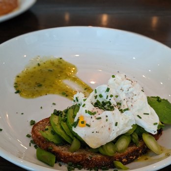 Maplewood Kitchen and Bar - Avocado Benedict - Breakfast & Brunch Near Me - Cincinnati, Ohio