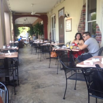 Common Grounds - Outdoor covered seating - Coffee & Tea Near Me - St. Petersburg, Florida