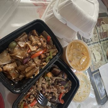 Thai Me Up - Drunken Noodles, Spicy Eggplant, Matsaman Curry (G)(V), and white rice. - Thai Near Me - Stockton, California