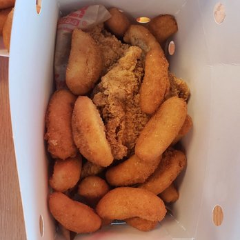 Smithfield's Chicken 'N Bar-B-Q - ws a box of fried chicken nuggies - Barbeque Near Me - Smithfield, North Carolina Smithfield's Chicken 'N Bar-B-Q - ws a box of fried chicken nuggies - Barbeque Near Me - Smithfield, North Carolina