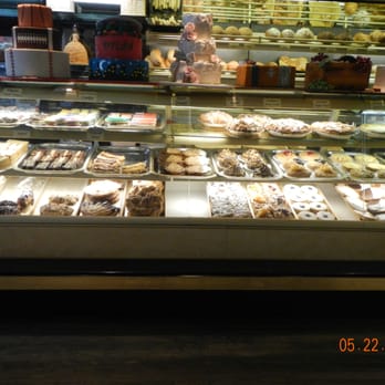 Dortoni Bakery - Bakeries Near Me - Port Jefferson, New York