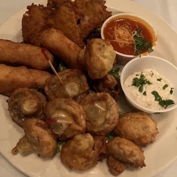 Giuseppe's - Golden Sampler:  loved the fried mushrooms! - Pizza Near Me - Kingsport, Tennessee