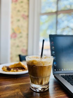 Walter's Tavern by null