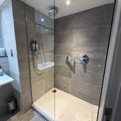 Maldron Hotel South Mall Cork City - Shower