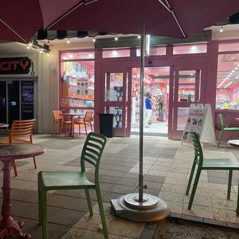 Sloan's - Front - Ice Cream & Frozen Yogurt Near Me - Lauderdale By the Sea, Florida Sloan's - Front - Ice Cream & Frozen Yogurt Near Me - Lauderdale By the Sea, Florida