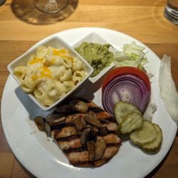 Hy-Vee - Columbia - Grilled chicken w Mac and cheese
