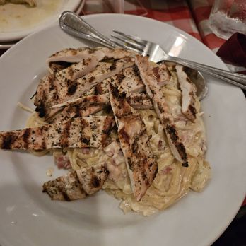 The Italian Oven - fettuccine Alfredo with grilled chicken - Pizza Near Me - McLean, Virginia The Italian Oven - fettuccine Alfredo with grilled chicken - Pizza Near Me - McLean, Virginia