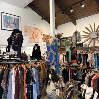Manifest - Used, Vintage & Consignment Near Me - Carmel Valley, California Manifest - Used, Vintage & Consignment Near Me - Carmel Valley, California