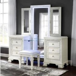 Unique Furniture - Elevate Your Beauty Routine with Our Elegant Makeup Vanity! 
Transform your space into a luxurious beauty haven with our stylish Vanity