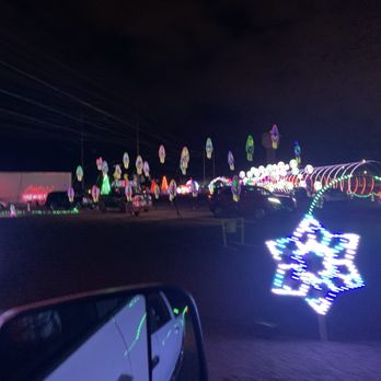 Christmas in Color - Aurora - Light show 10/10 music 10/10 - Amusement Parks Near Me - Aurora, Colorado