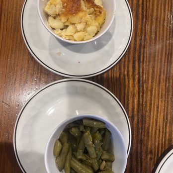 Hannibal's Kitchen - Mac and Cheese and green beans - Barbeque Near Me - Charleston, South Carolina