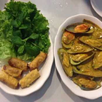 Binh Duong - Fried spring rolls, and curry mussels! - Vietnamese Near Me - Bloomfield, New Jersey