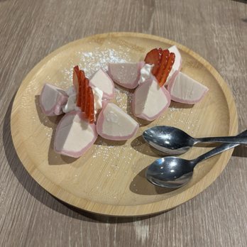 Bleu Bear Sushi - Strawberry Mochi Ice Cream - Sushi Bars Near Me - Bedford, Texas
