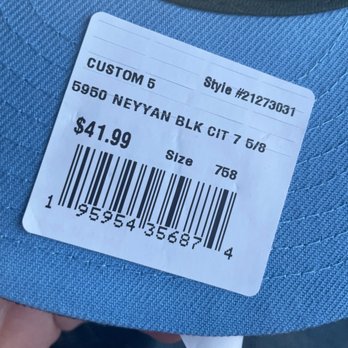 Lids - Sports Wear Near Me - Riverhead, New York