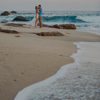 By Julieta - Beach Wedding Portraits in Cabo - Event Photography Near Me By Julieta - Beach Wedding Portraits in Cabo - Event Photography Near Me