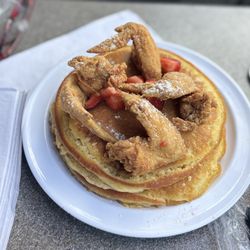 Encore Rouge - Pancakes and Wings