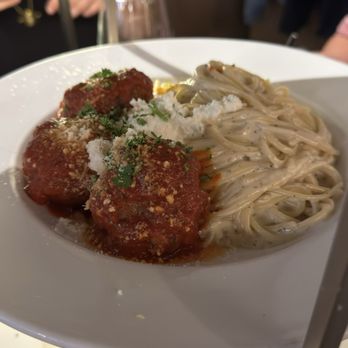 Trattoria by Italian Kitchen - Italian Near Me - Burnaby, British Columbia