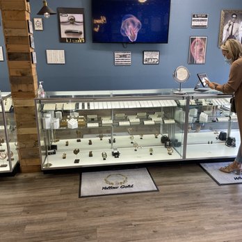 Bloom Body Art - Jewelry Counter - Piercing Near Me - Tampa, Florida