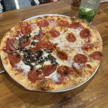 Cucina Pizza & Bar - Pepperoni pizza - Salad Near Me - Orlando, Florida