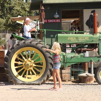 Peltzer Pumpkin Farm - Pumpkin Patches Near Me - Temecula, California