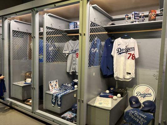 1000 Vin Scully Ave by null