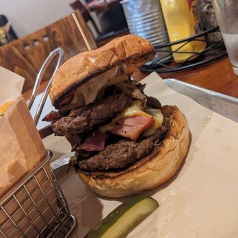 Cavana's Pub & Grub - Smoked Gouda burger - Pubs Near Me - Sutter Creek, California Cavana's Pub & Grub - Smoked Gouda burger - Pubs Near Me - Sutter Creek, California